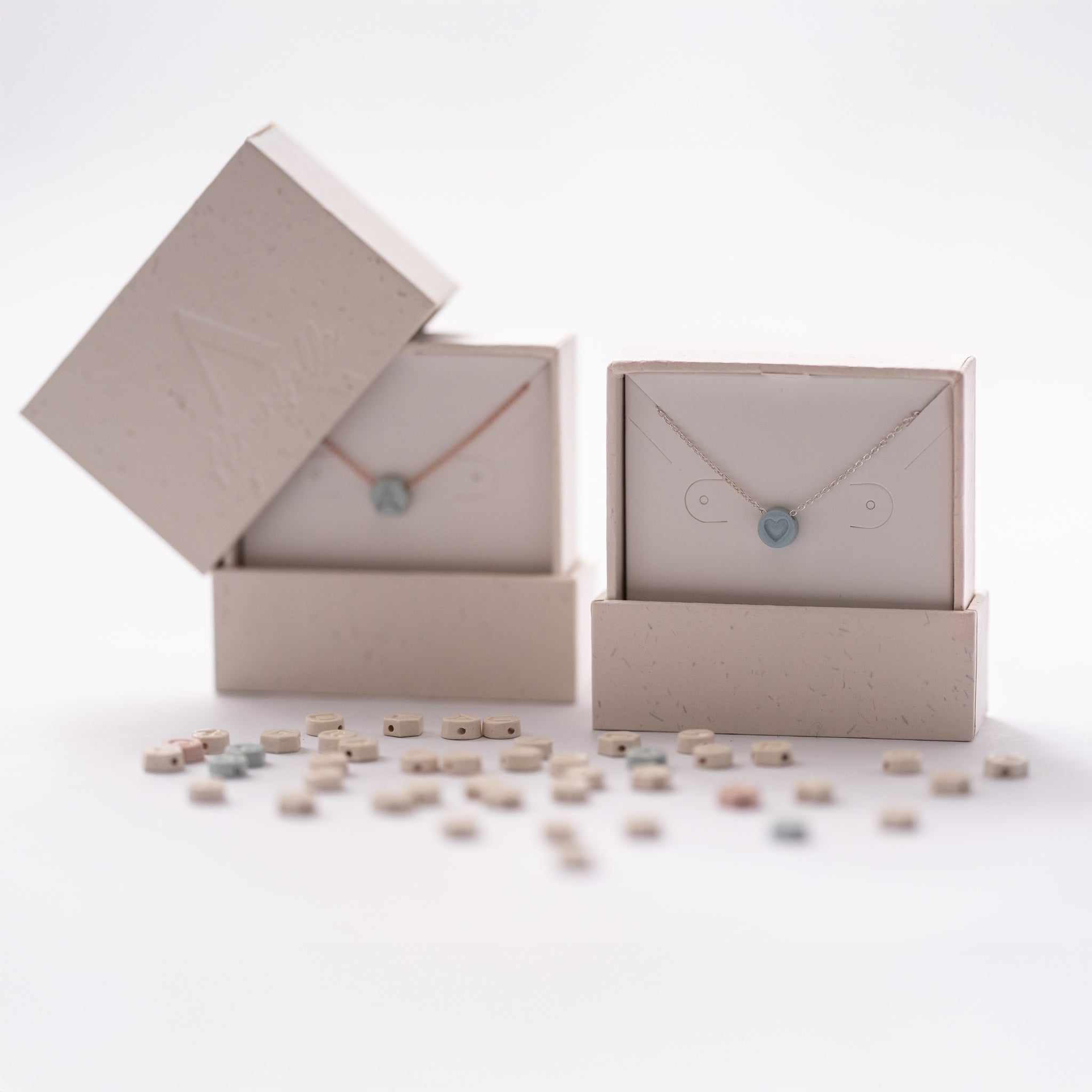 almundrella-jewelry-boxes-pendants-blue-duo